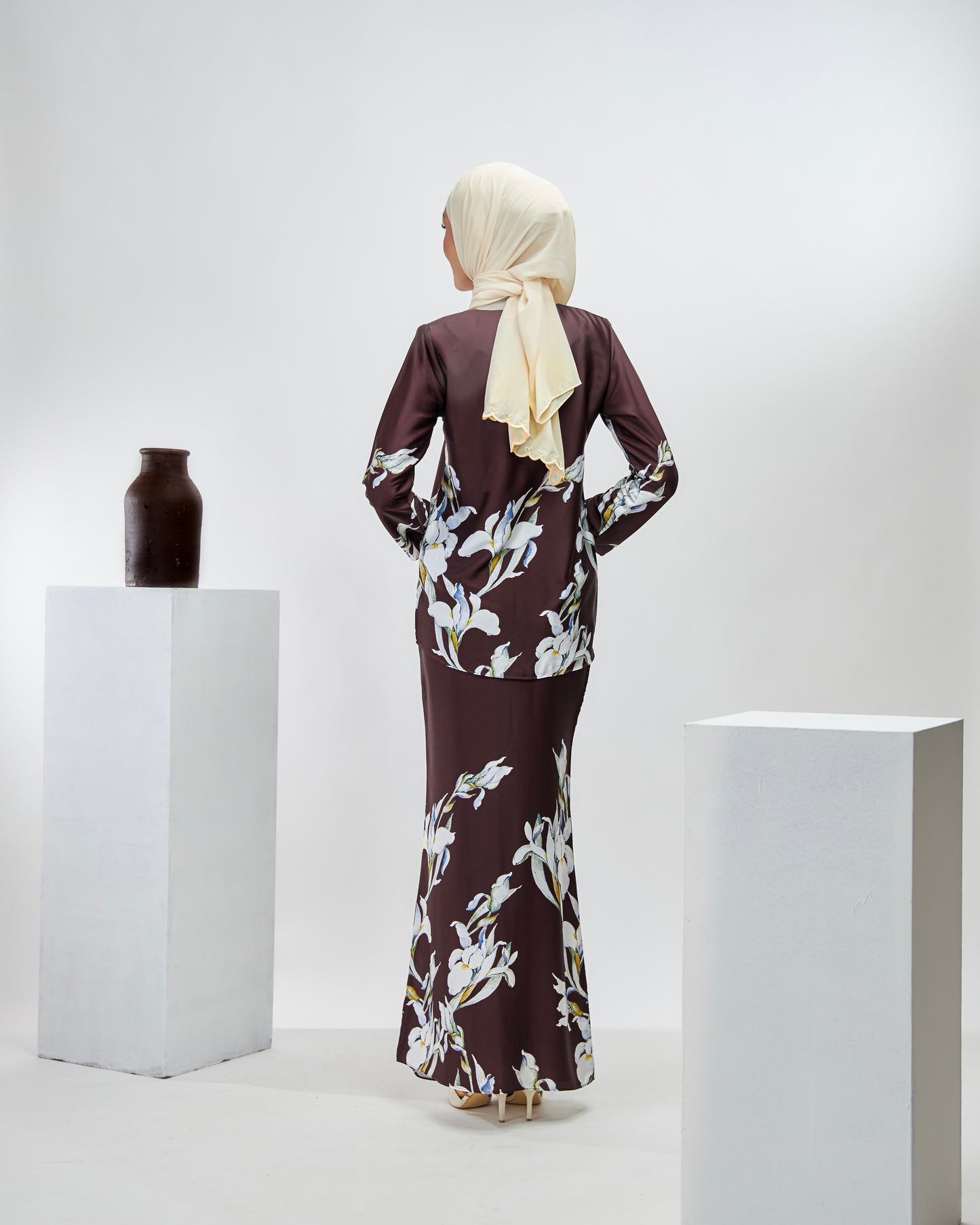 Kurung Te'sserea in Dark Brown