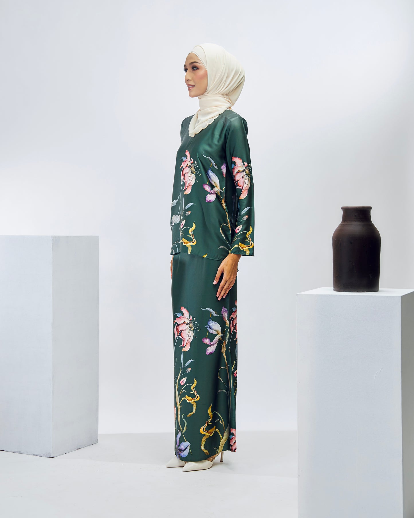 Kurung Haýya in Emerald Green