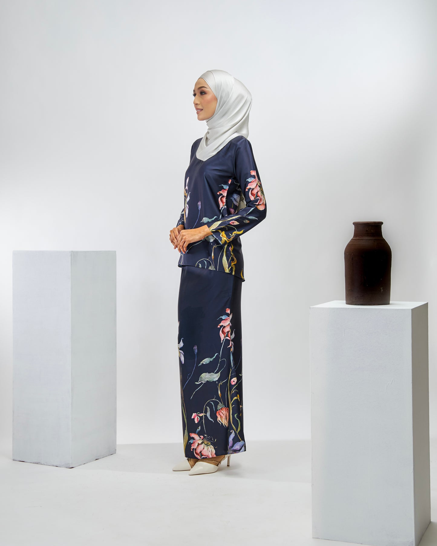 Kurung Haýya in Navy Blue