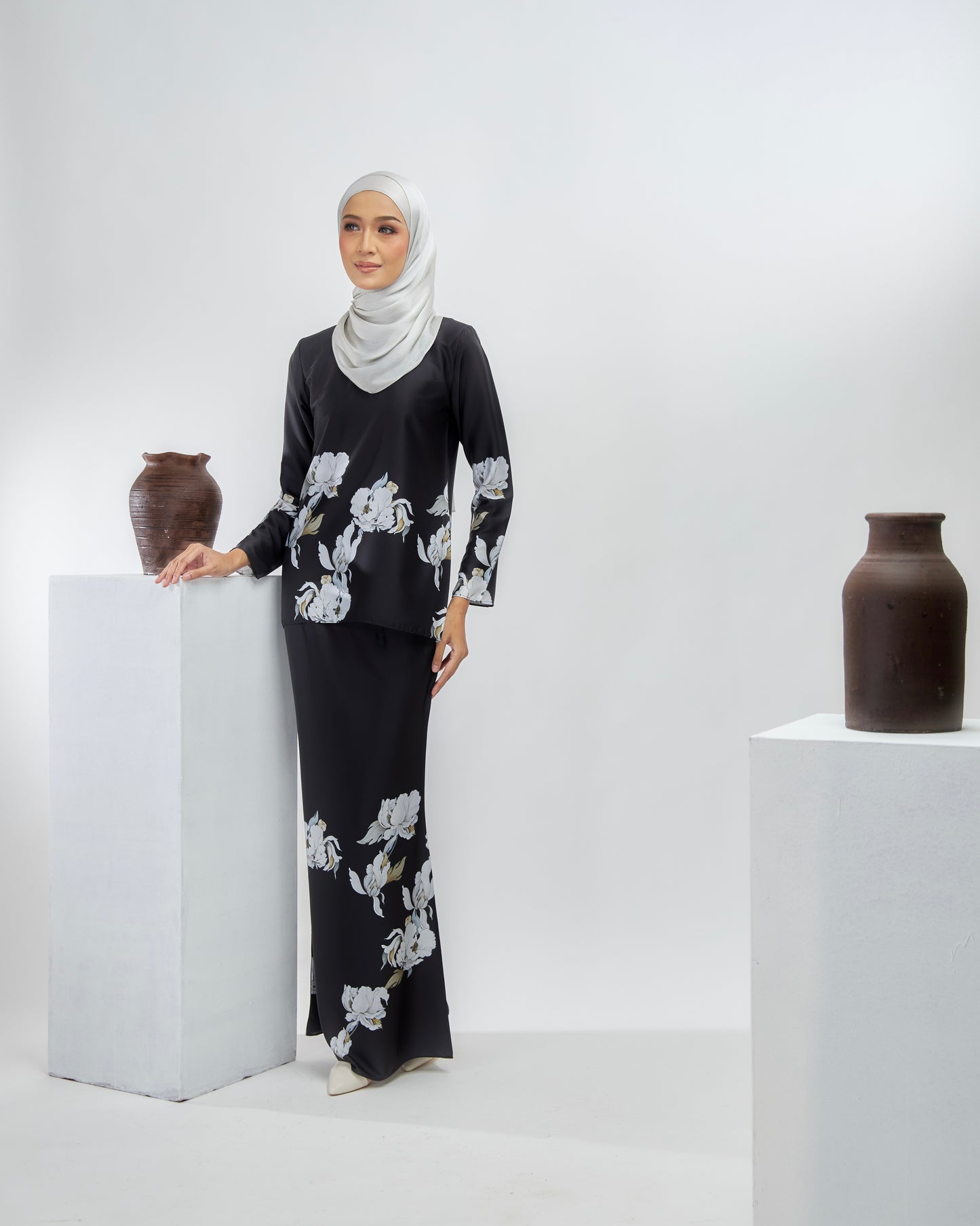 Kurung La'Zehra in Black