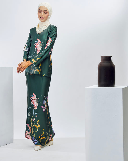 Kurung Haýya in Emerald Green